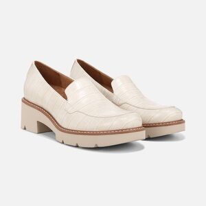 Naturalizer Cream Textured Loafers
